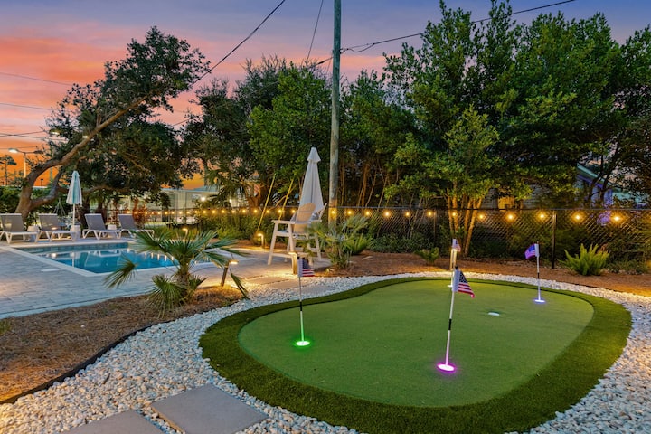 Beach LUX |Heated (w/fee) Pool| Glow Putting Green