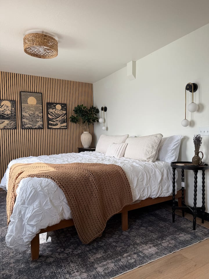Waves, View, Sauna and King Bed Suite 4