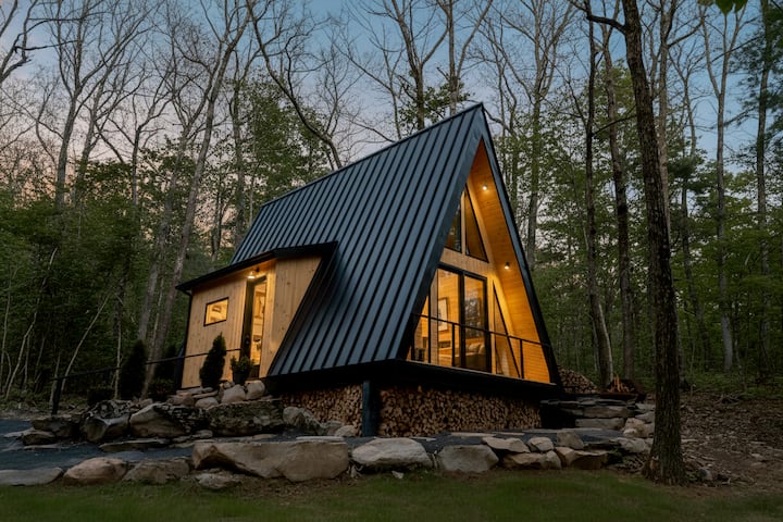 Cozy stylish Cabin in the Woods