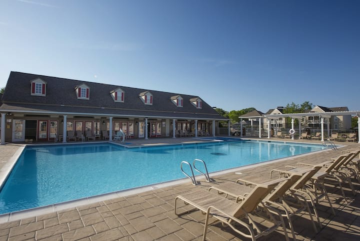 Family Fun Escape – Pools & Historic Adventure