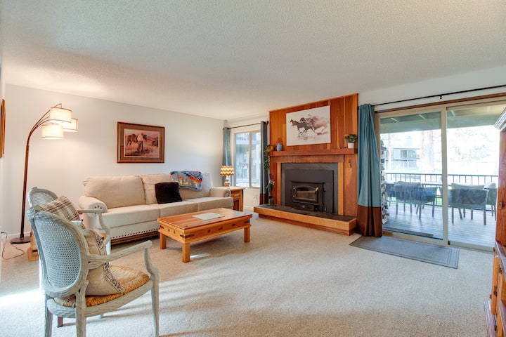 Fourth Sisters Escape sleeps 6 ground level condo