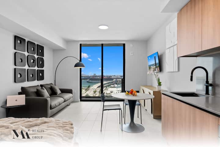 501 First|High Floor Studio w/ Gym & Pool Access