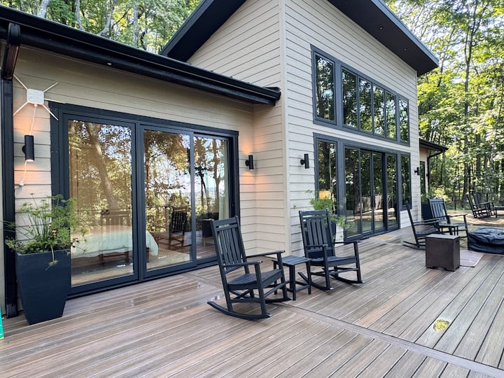 DeerSong Cottage - Private Hot Tub Under the Stars