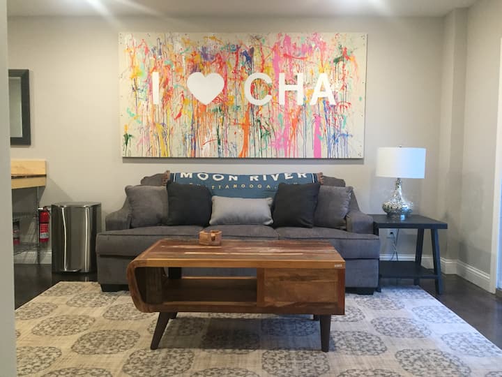 Sparkling Clean! Walkable + Comfy King Bed!