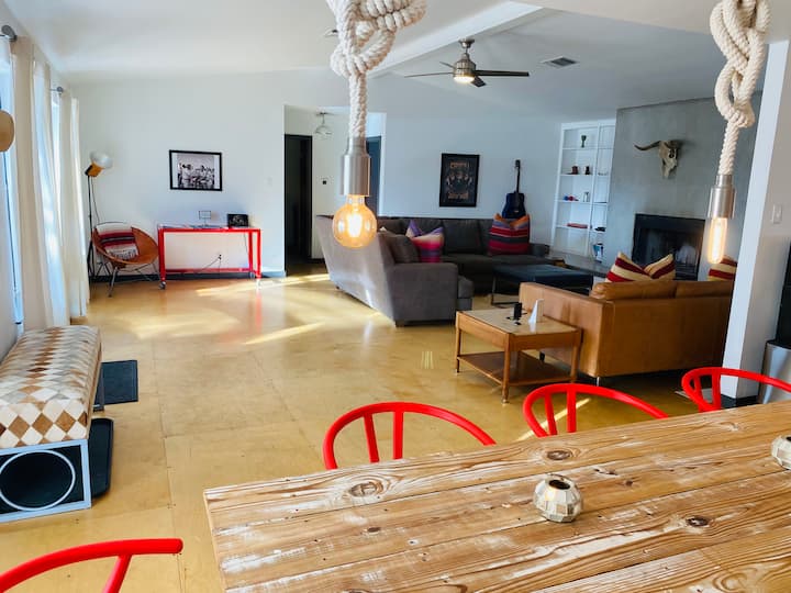 MetaModern Marfa House
