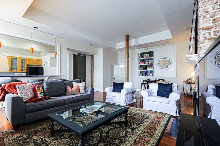 Romantic & Picturesque River Views | Huge 1BR