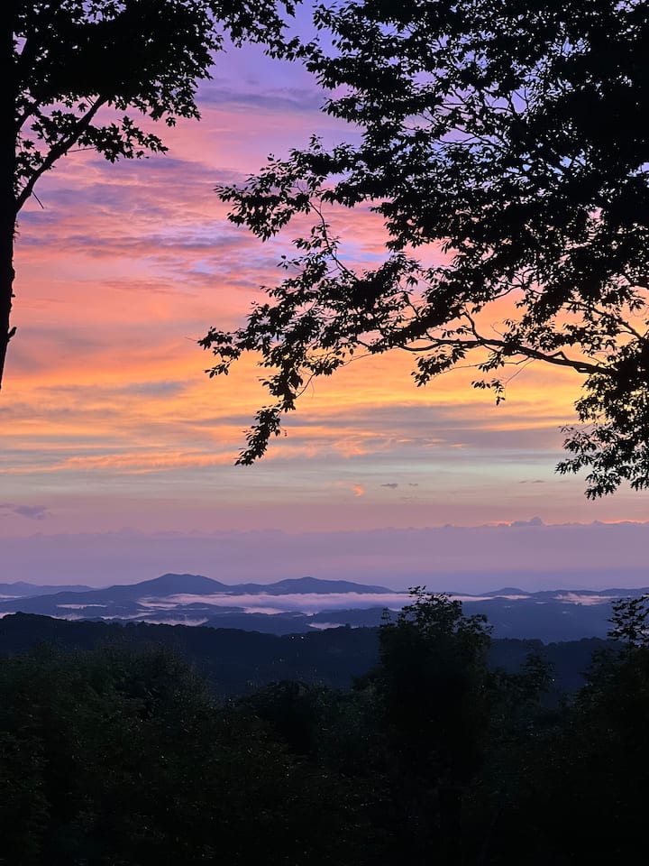 Stunning Sunsets + Fire Pit + 2 Ensuites