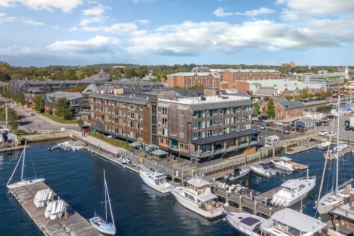 Wyndham Inn on Long Wharf