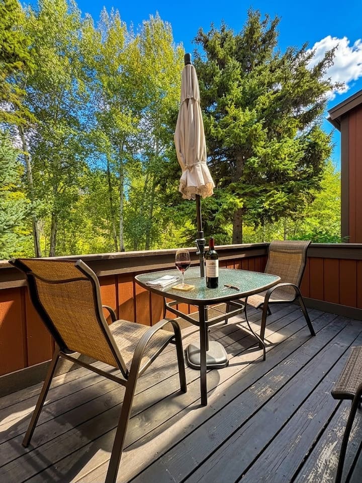 Private Sunlit Forest Sanctuary in Sun Valley
