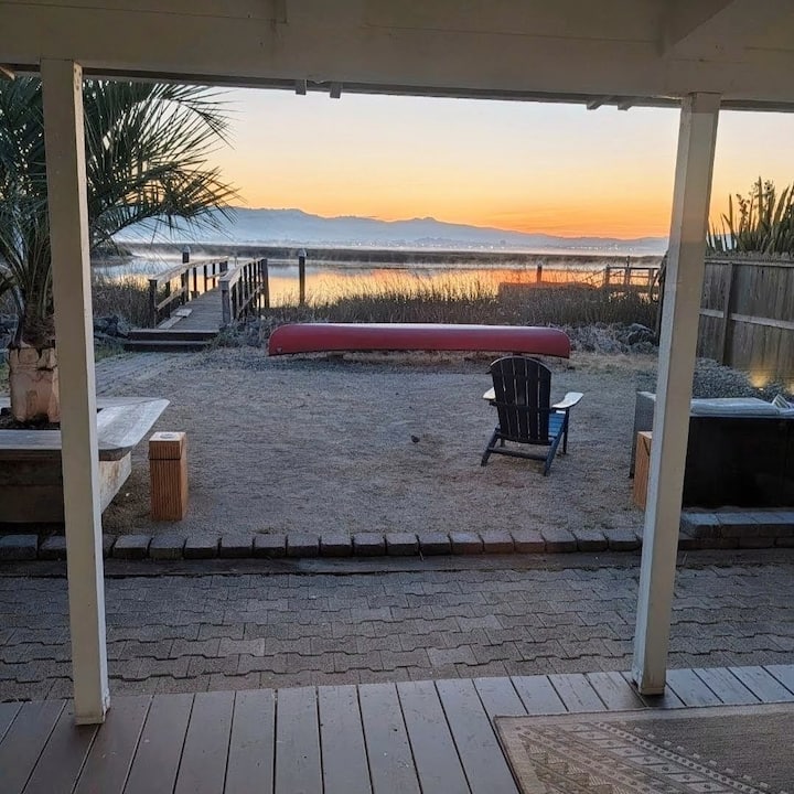 Napa Riverfront Hideaway