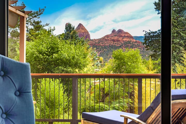 Abbie’s Uptown Red Rock Retreat