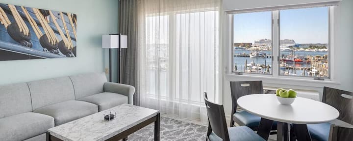 1BR + Inn on Long Wharf Resort