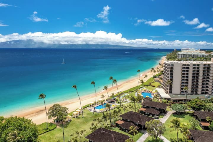 Steps to the Beach + Resort View, Pools & Dining