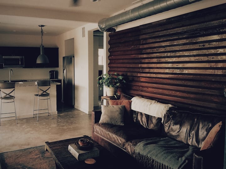 2 bedroom  Private Pool on Lake Travis