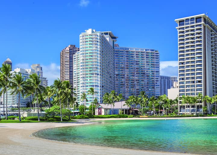 Waikiki Marina Resort at the llikai Studio