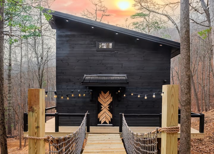 NEW! Treehouse Scandi Log Cabin *Pets*Hike*Retreat