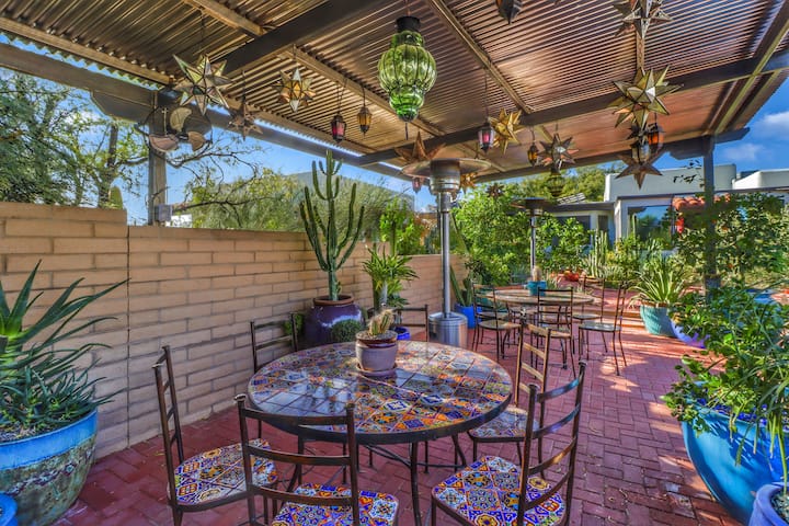 Saguaro Courtyard Retreat near National Park