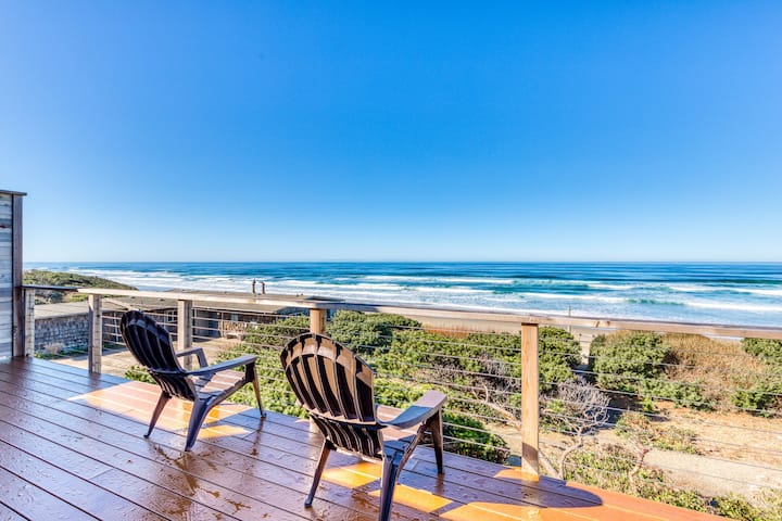 Cape Cod Cottages #2: Oceanfront with hot tub!