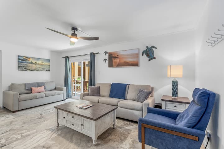 Beach Condo with Private Access and Heated Pools
