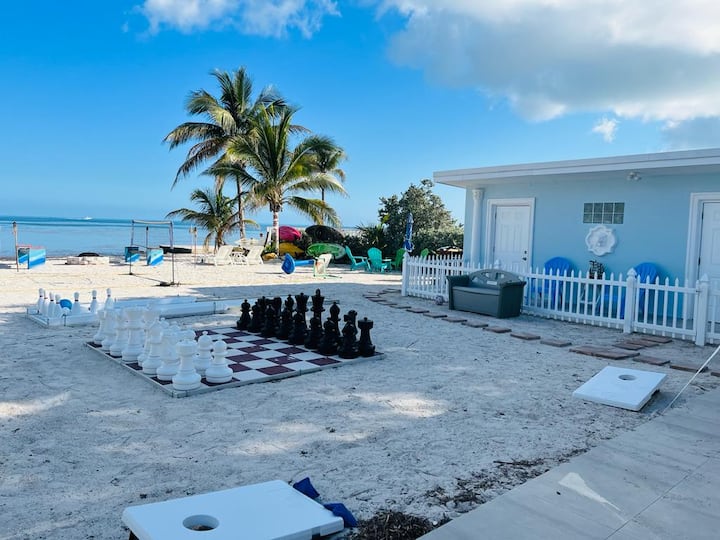 Viamarhe Cabin-Private beach, Kayak, yard games