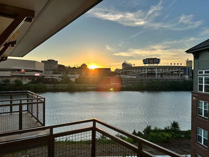 Neyland Vols Riverfront Loft