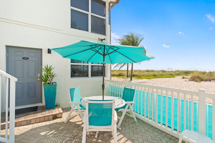 Poolfront + Beachfront Bliss!