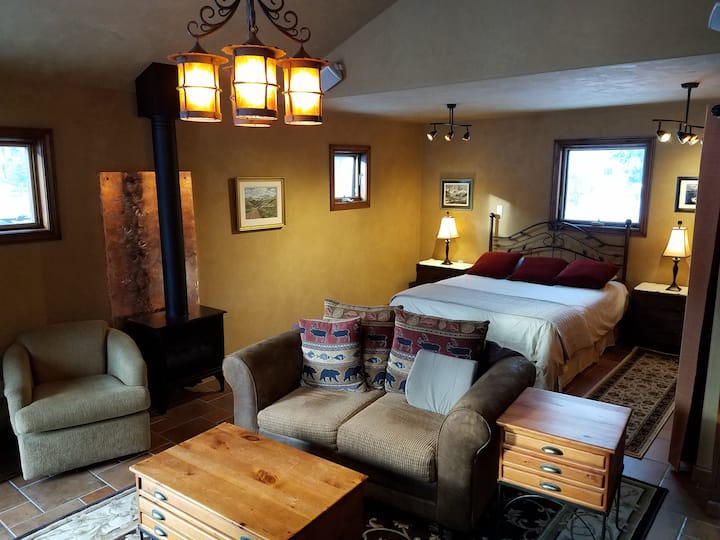Mountain Cottage at Fourmile Creek