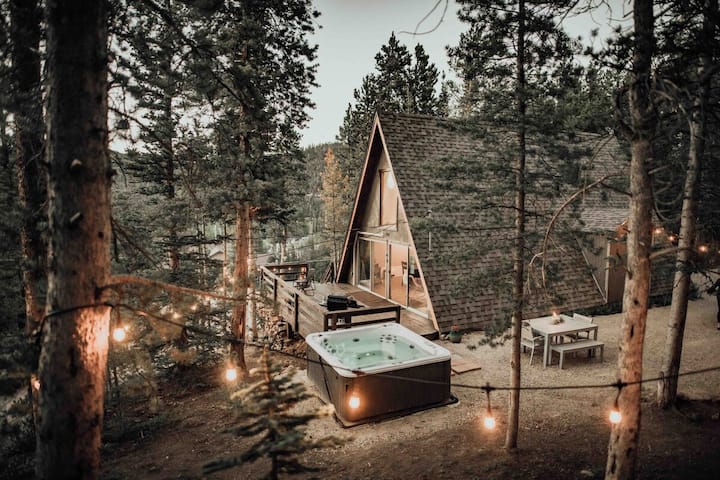 High Point Hideaway | Secluded Hot Tub
