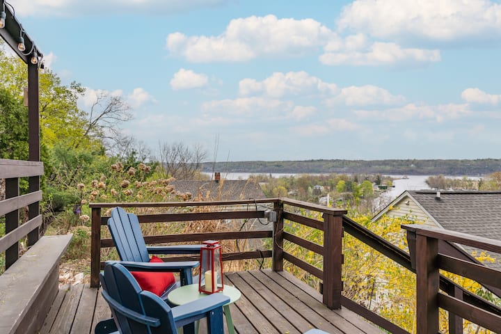 Hudson River Views and Decks · Near Village & HITS